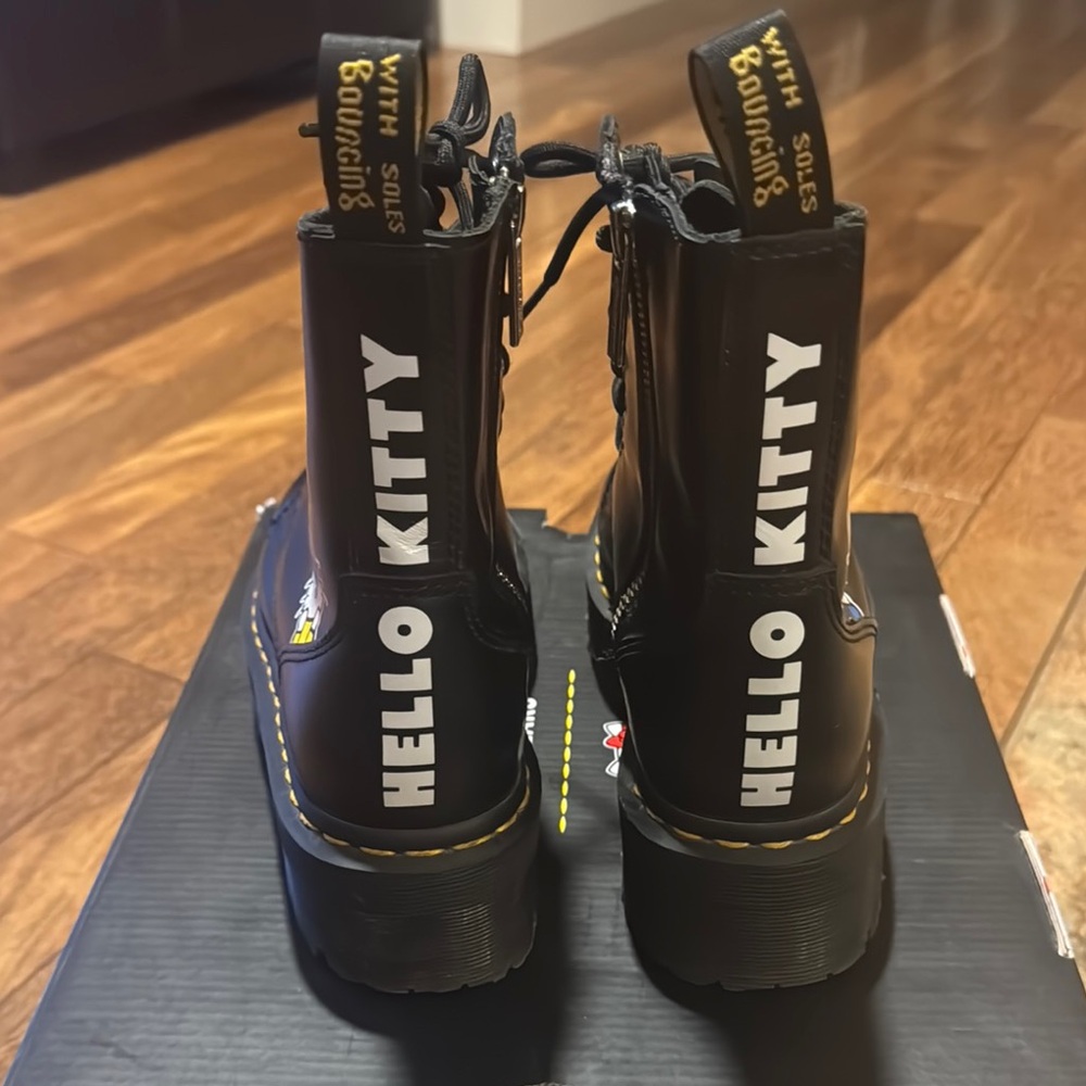 Dr. Martens x Hello Kitty Black Leather Boots - Picture 3 of 4